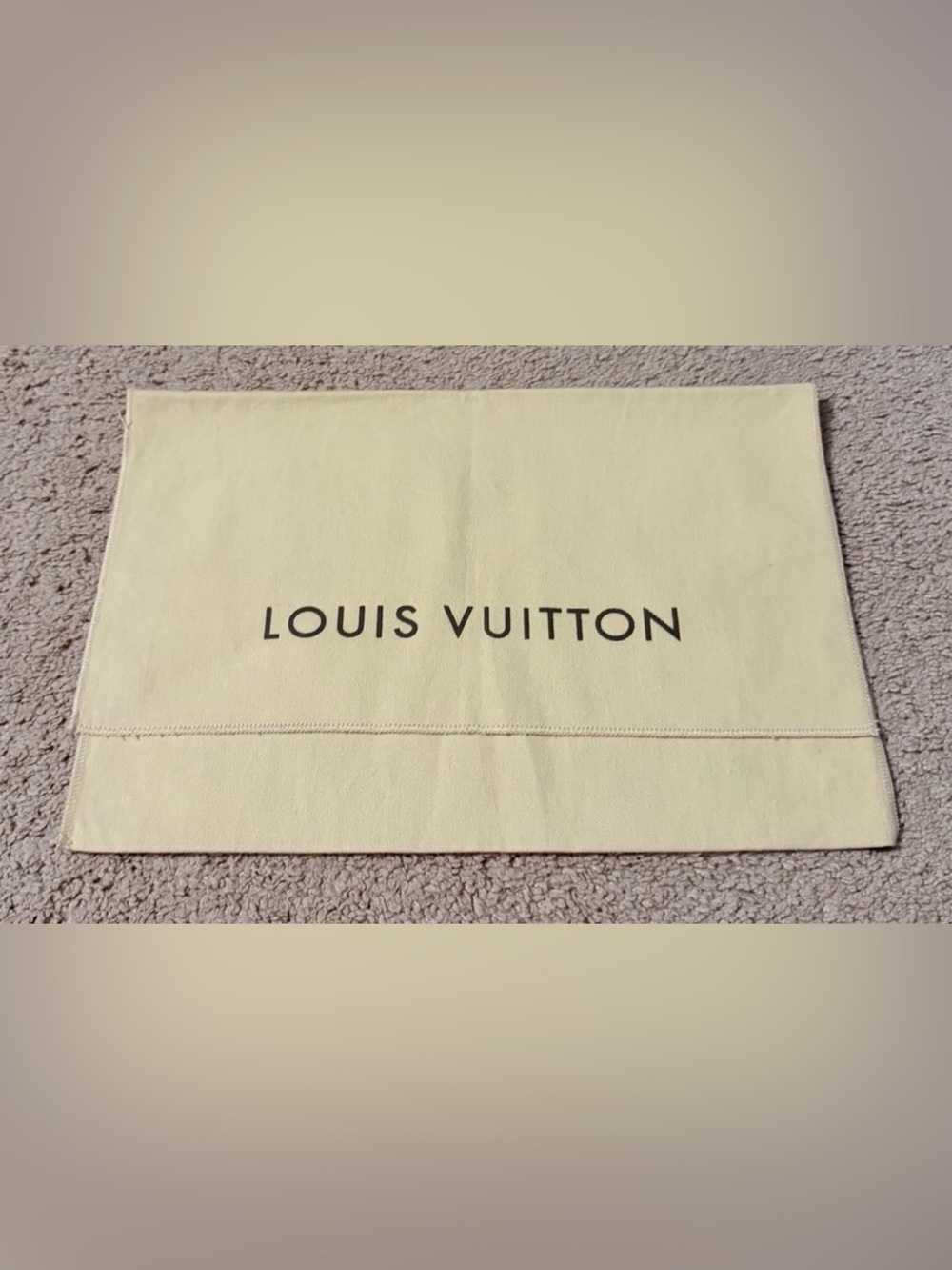 LOUIS VUITTON